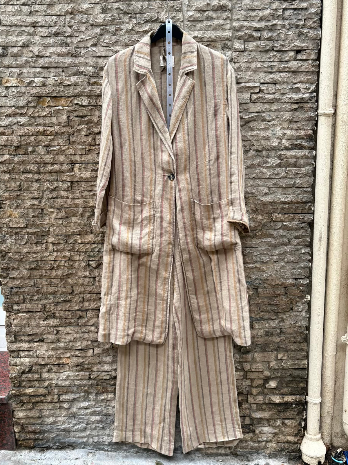 DIEGA. Conjunto lino rayas chaqueta y pantalón
