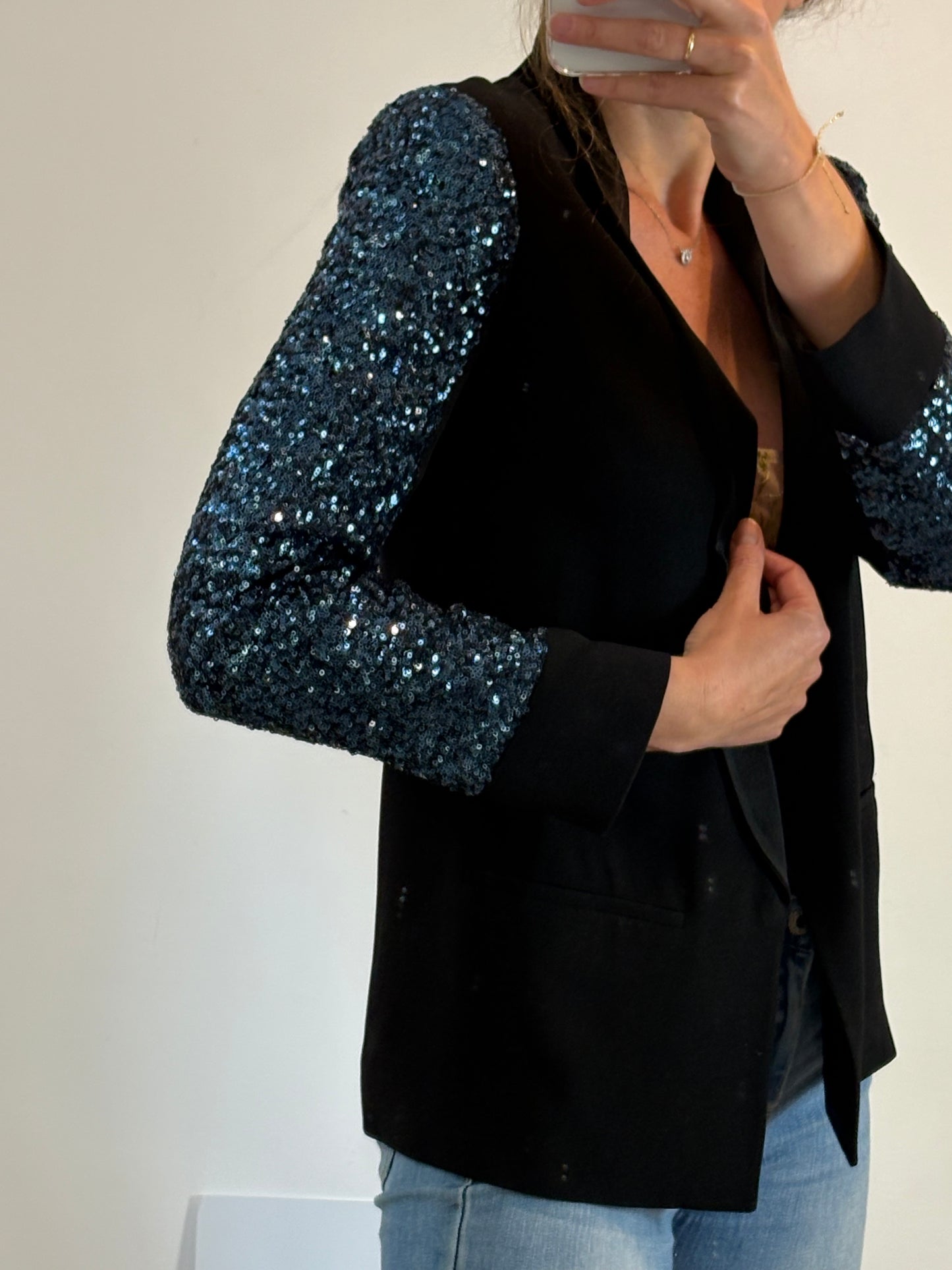 MAJE. Conjunto blazer y short lentejuelas. T S/M