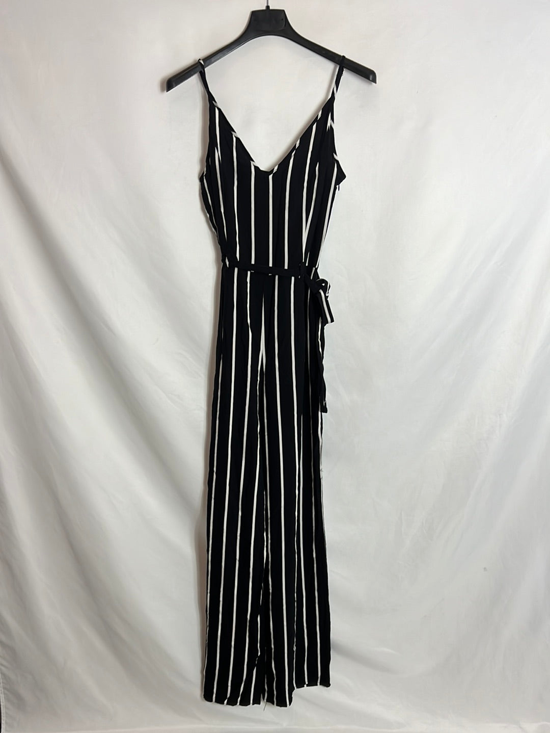 FOREVER 21. Mono largo negro rayas blancas. T M