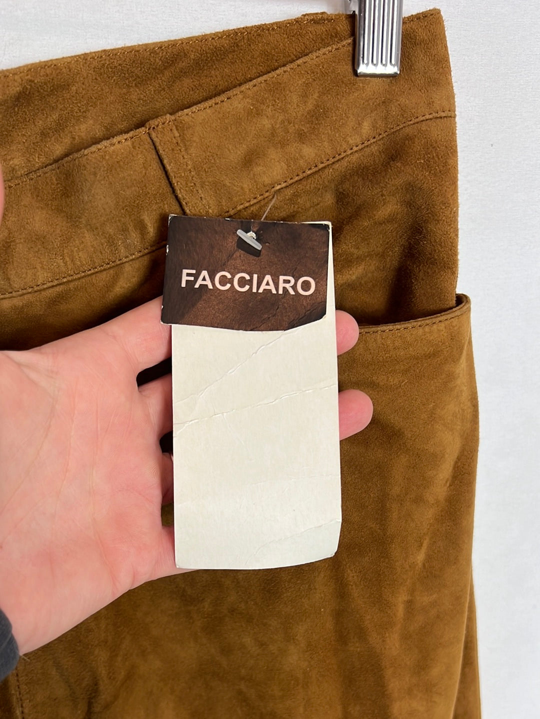 FACCIARO. Pantalones camel piel . T 44 (38)