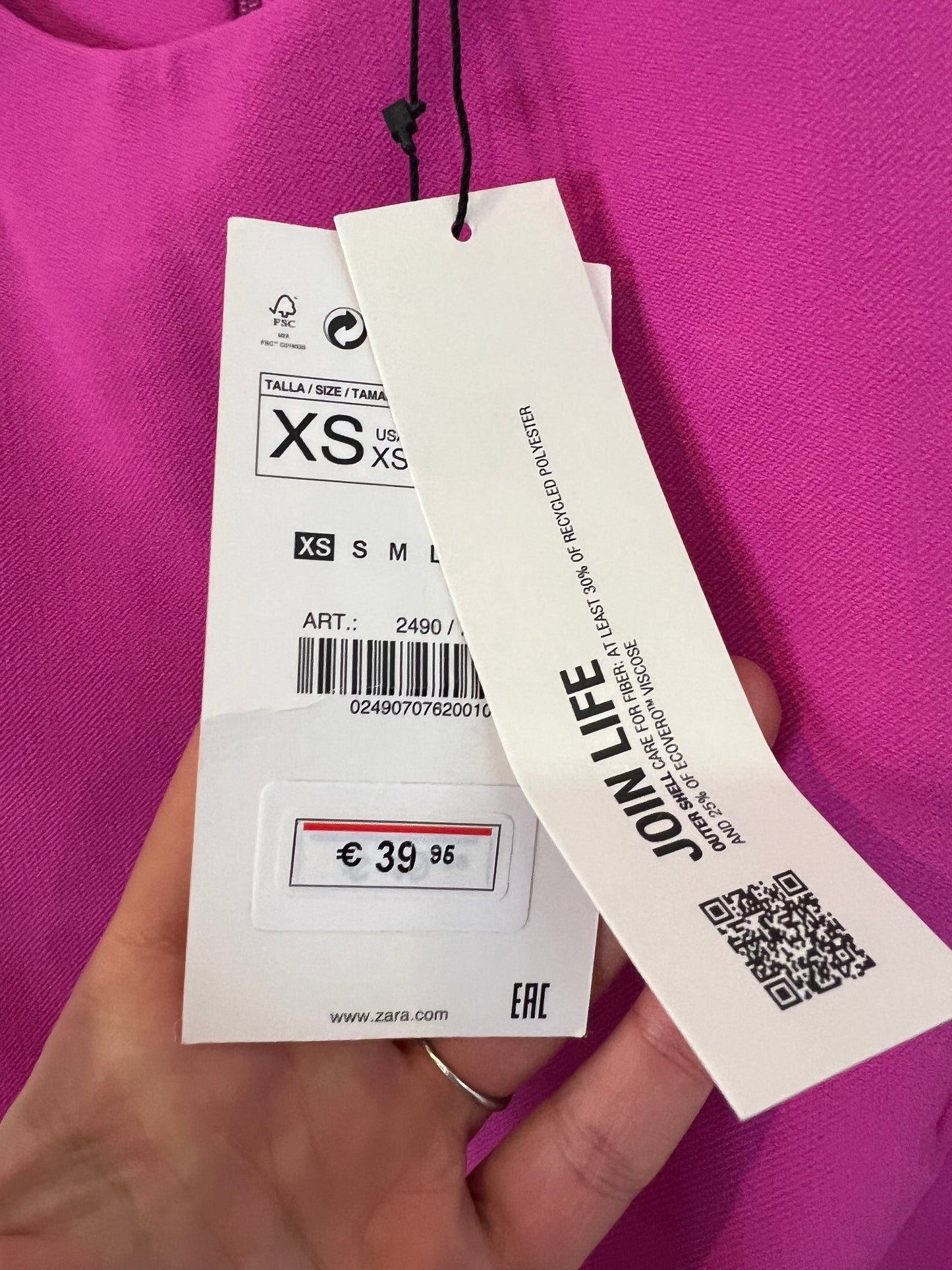 ZARA. Vestido corto fucsia. T XS