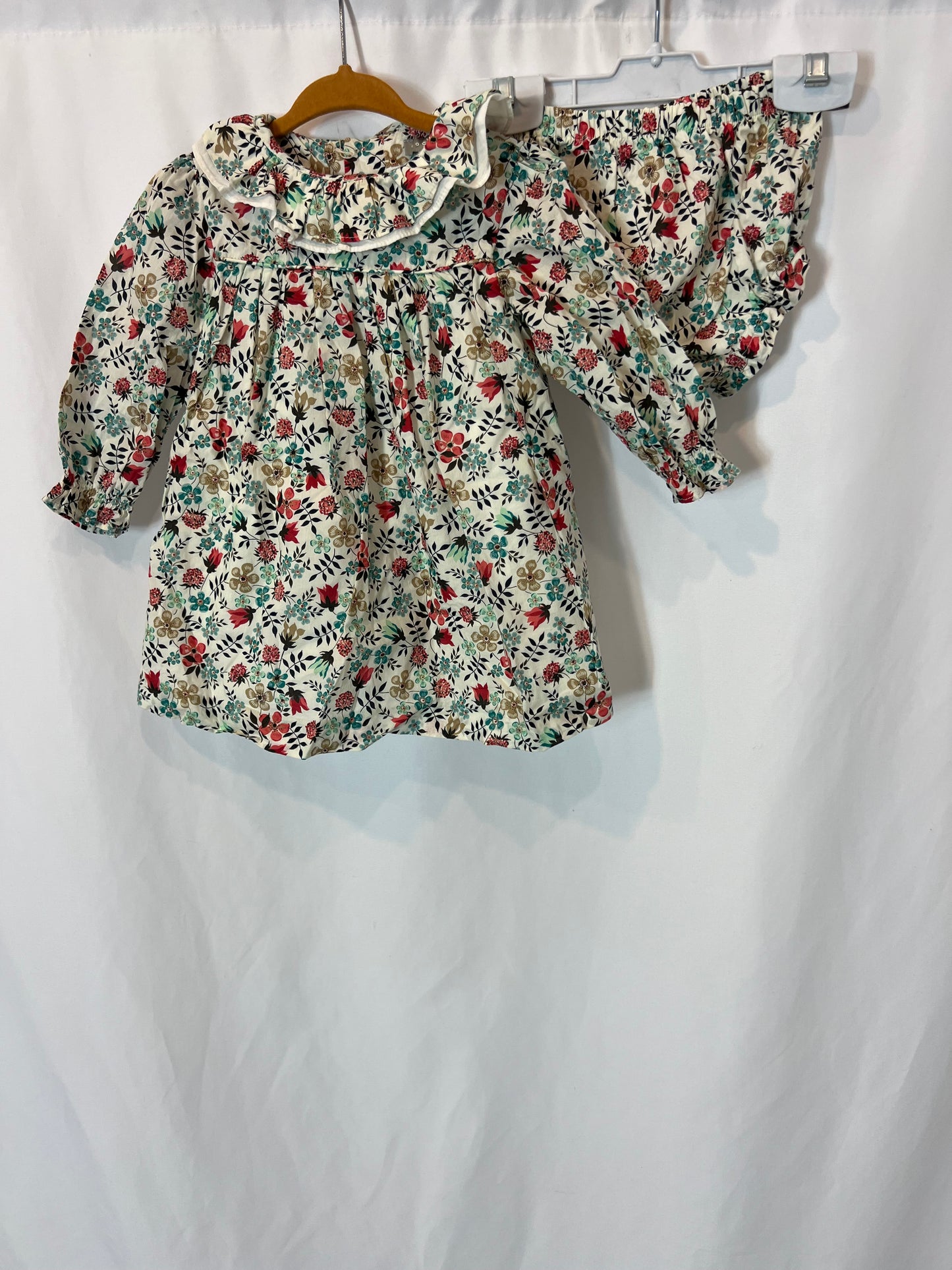 COCONUT. Vestido estampado floral. T 12-18 meses