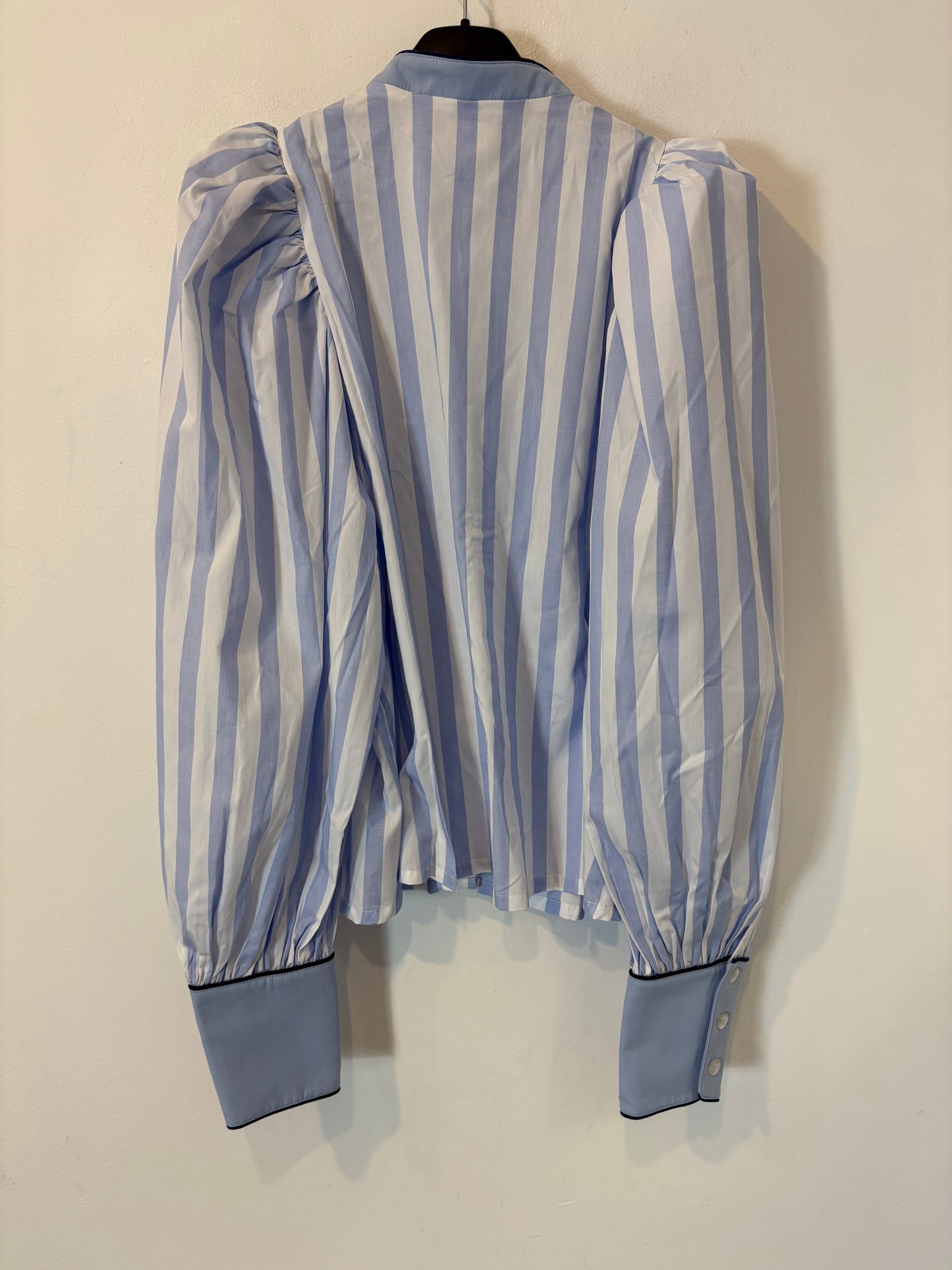 LAGANINI. Striped blouse with bow detail. TM/L