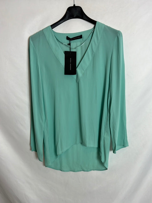 ZARA. Asymmetrical light green blouse. T XS