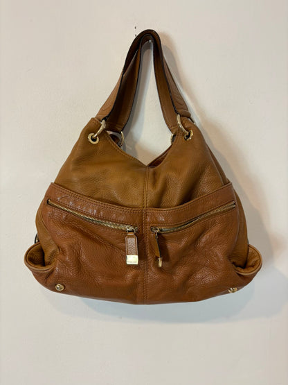 MICHAEL KORS. Bolso de hombro piel camel