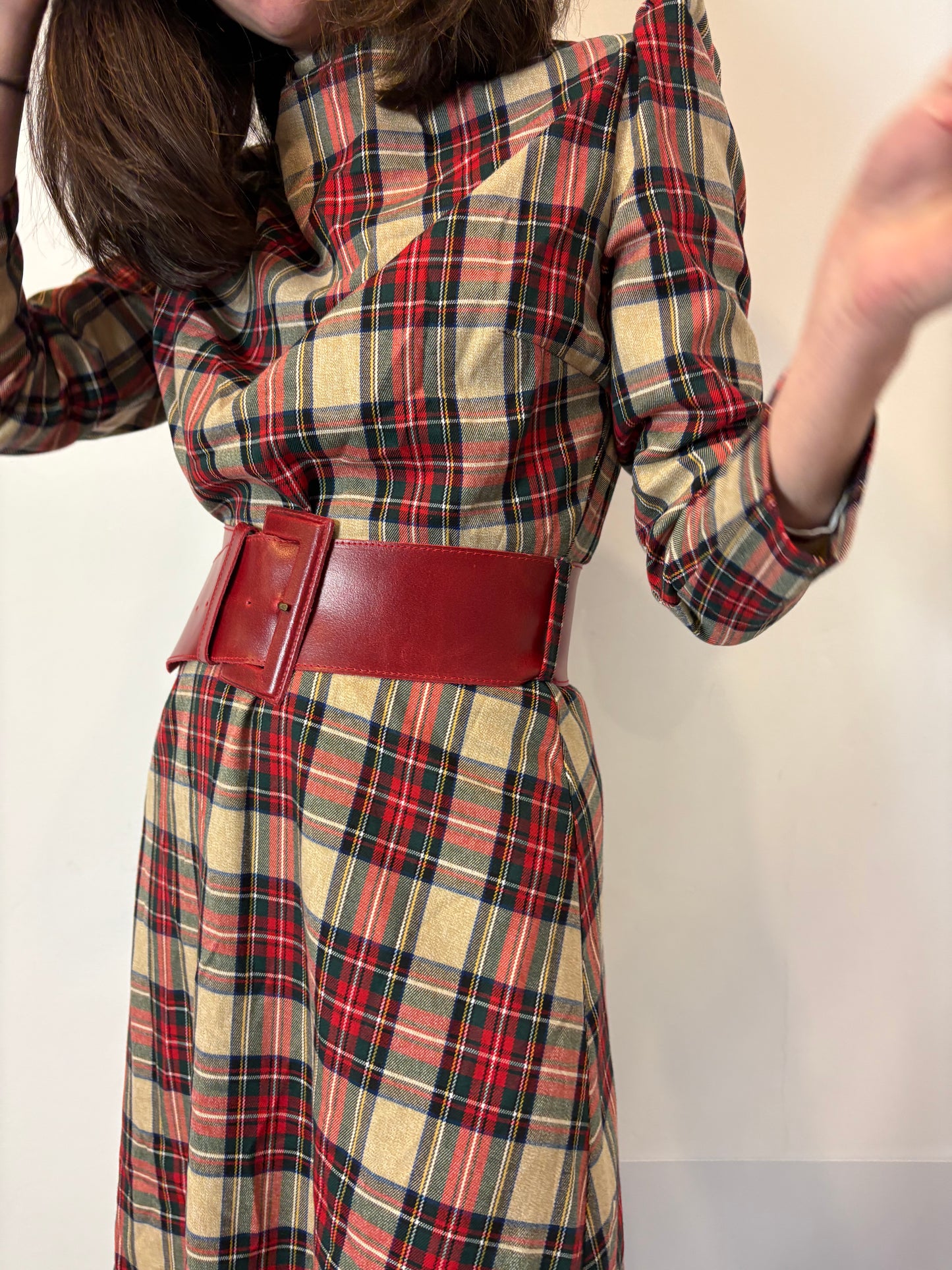 ETXART & PANNO. Cinturón rojo piel hebilla rectangular.  T S