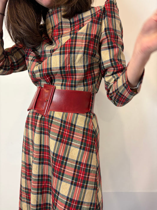 ETXART & PANNO. Cinturón rojo piel hebilla rectangular.  T S