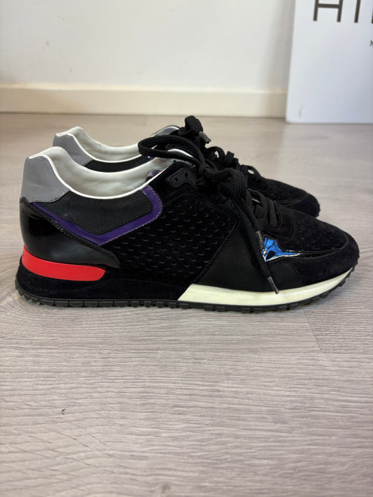 LOUIS VUITTON. Zapatillas piel