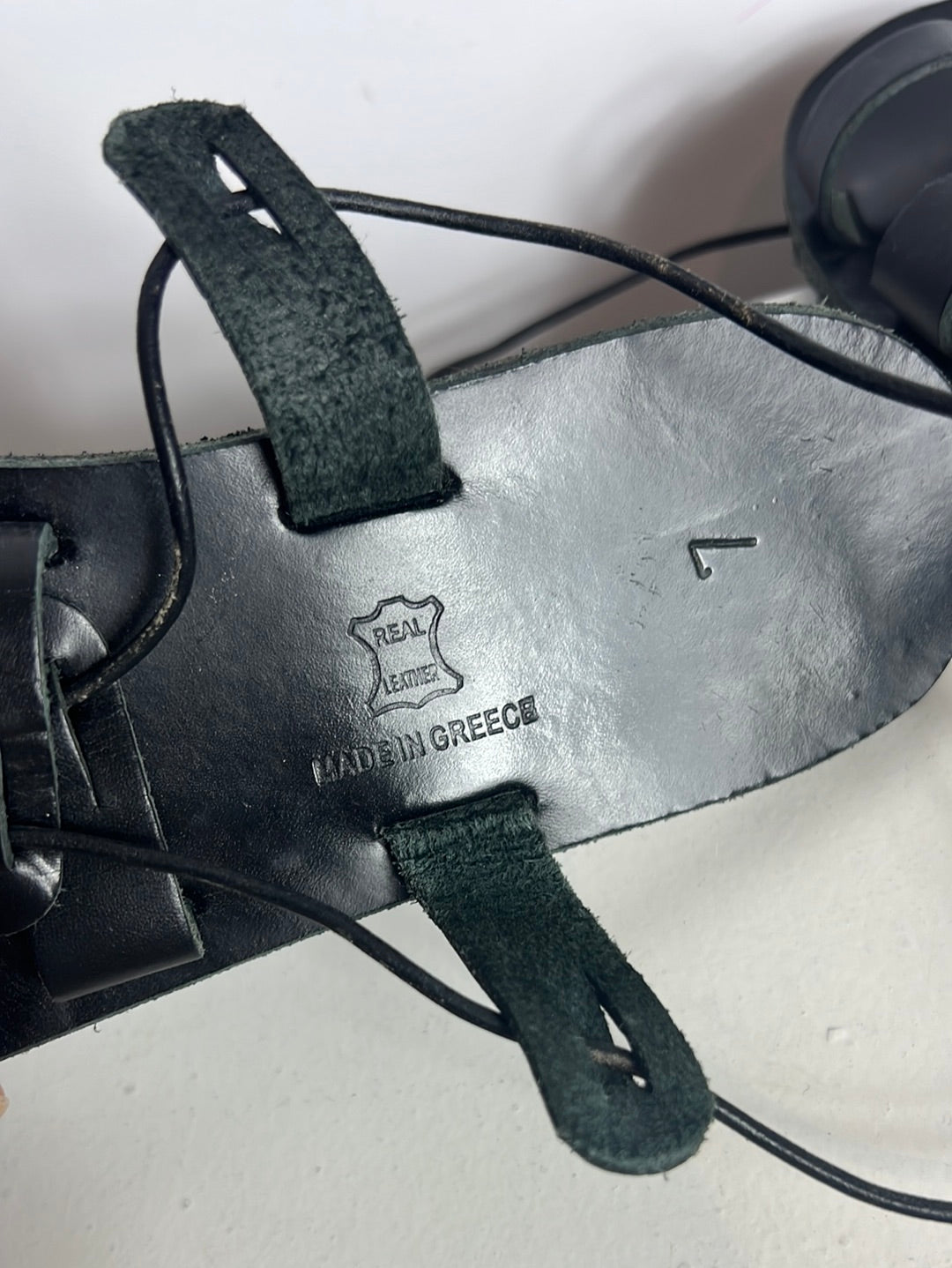 OTRAS. Sandalias tiras piel. T 37