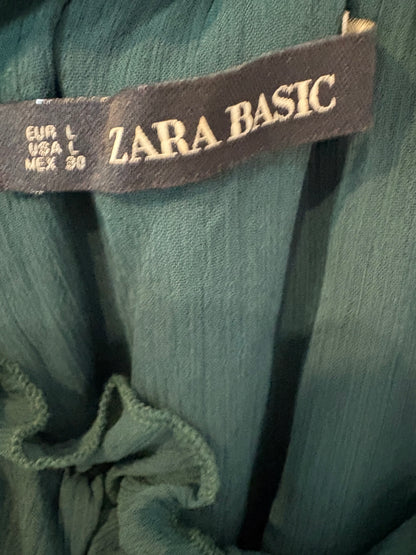 ZARA. Blusa gasa verde hombros