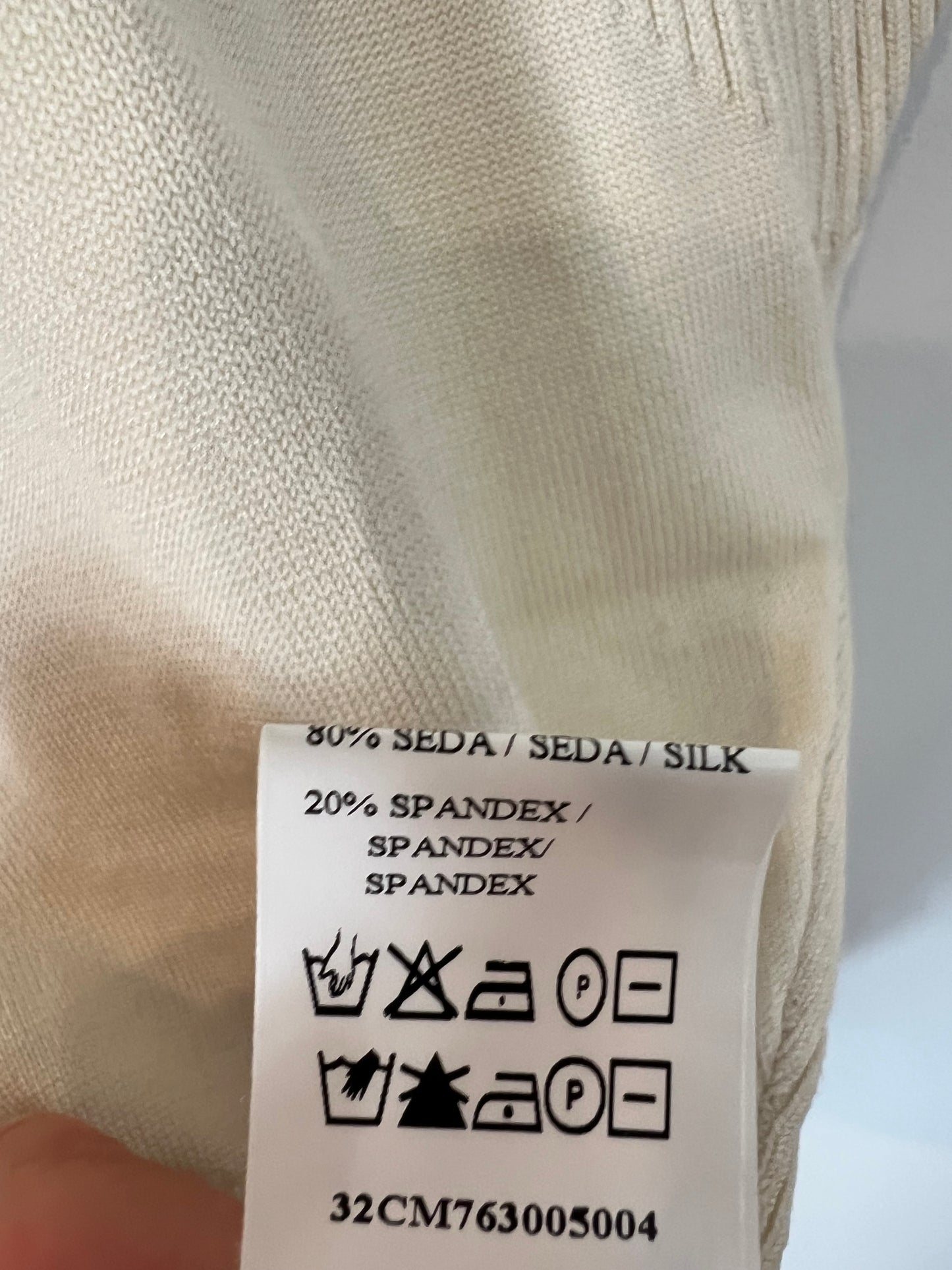 CAROLINA HERRERA. Beige knit top. XS/S