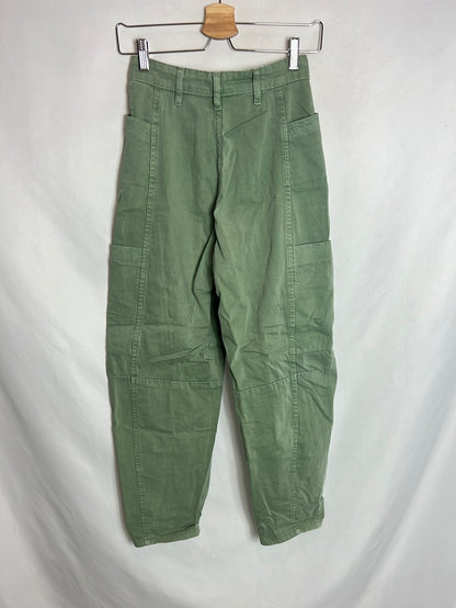 ZARA. Pantalón verde bolsillos. T XS
