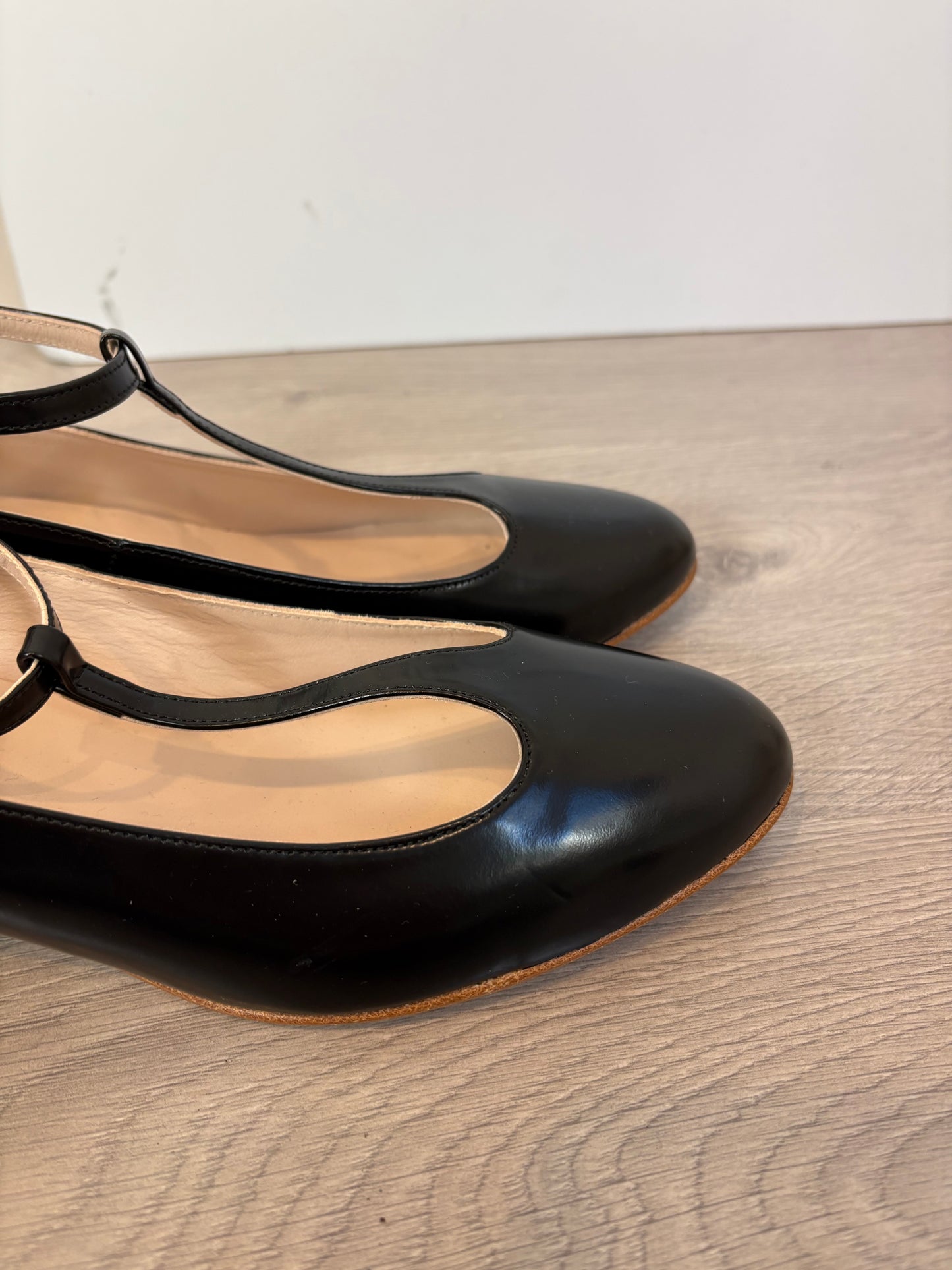 PATSY. Zapato Pía Charol Negro. T 39