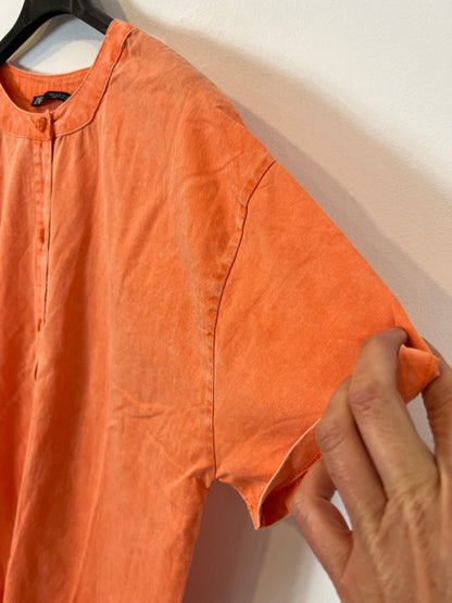 ZARA. Mono naranja flúor abotonado efecto desgastado. T M