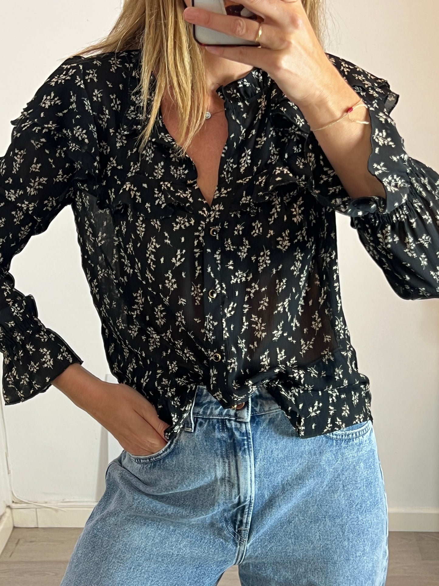 KILIBBI. Blusa negra semi transparente . T S/M