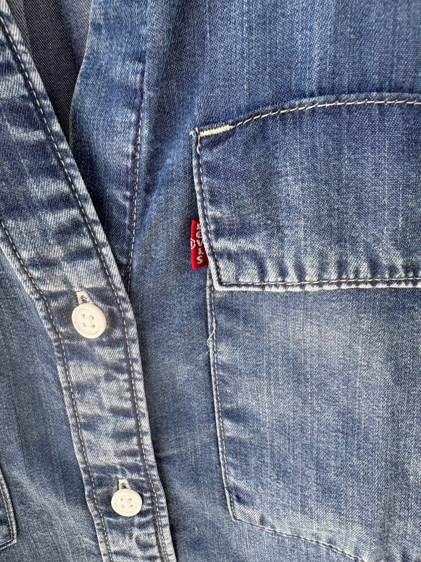 LEVI´S. Camisa denim fluida