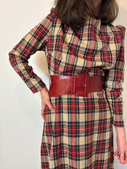 ETXART & PANNO. Cinturón rojo piel hebilla rectangular.  T S