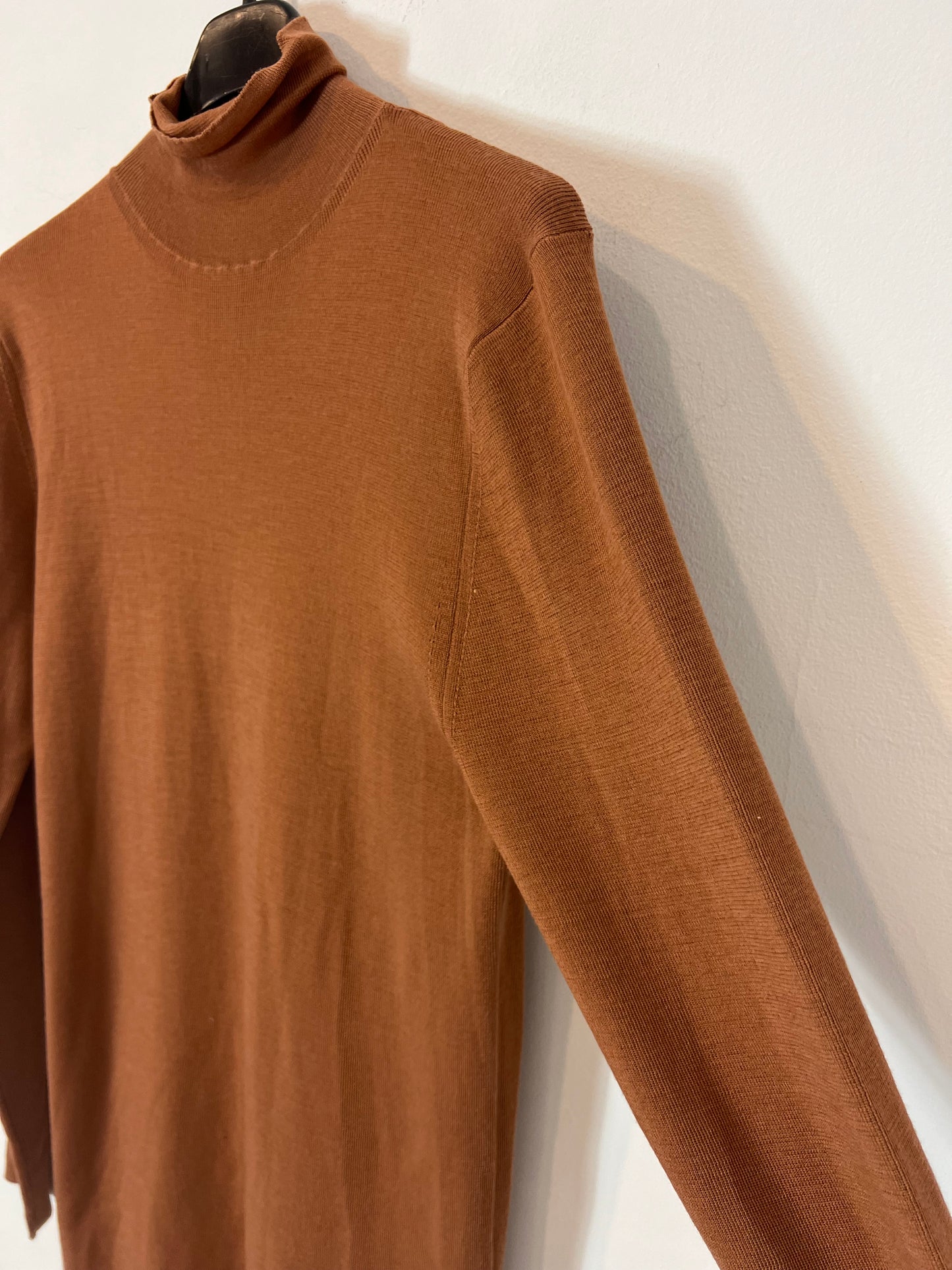 CORTANA. Vestido corto marrón lana. T 36