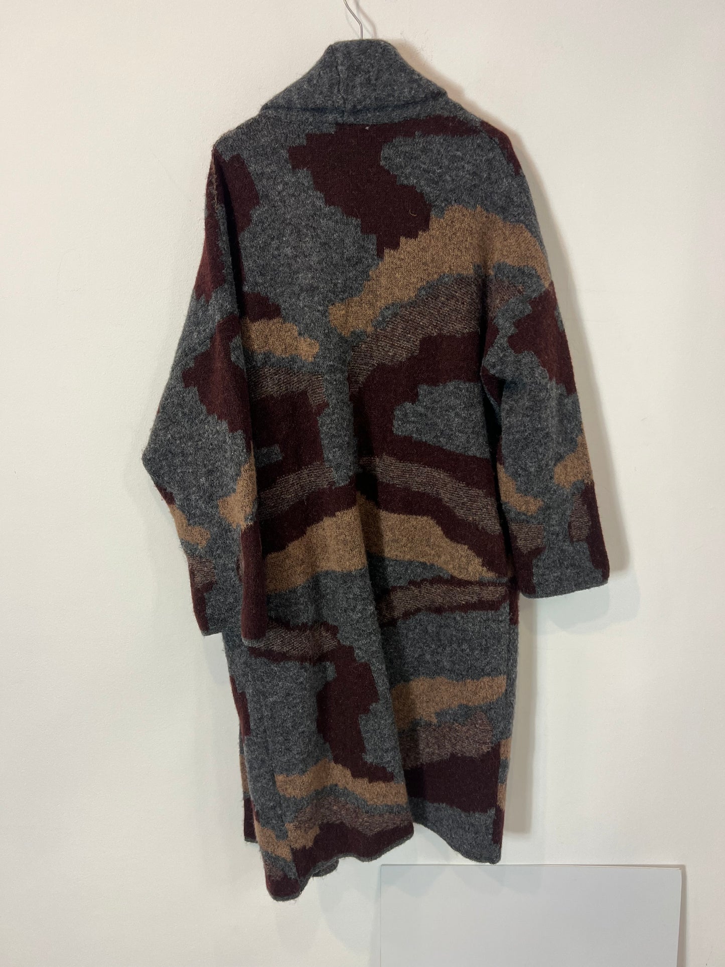 ZARA. Abrigo/ chaqueta punto larga estampada. T S