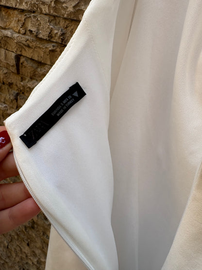ZARA. Mono largo blanco al cuello