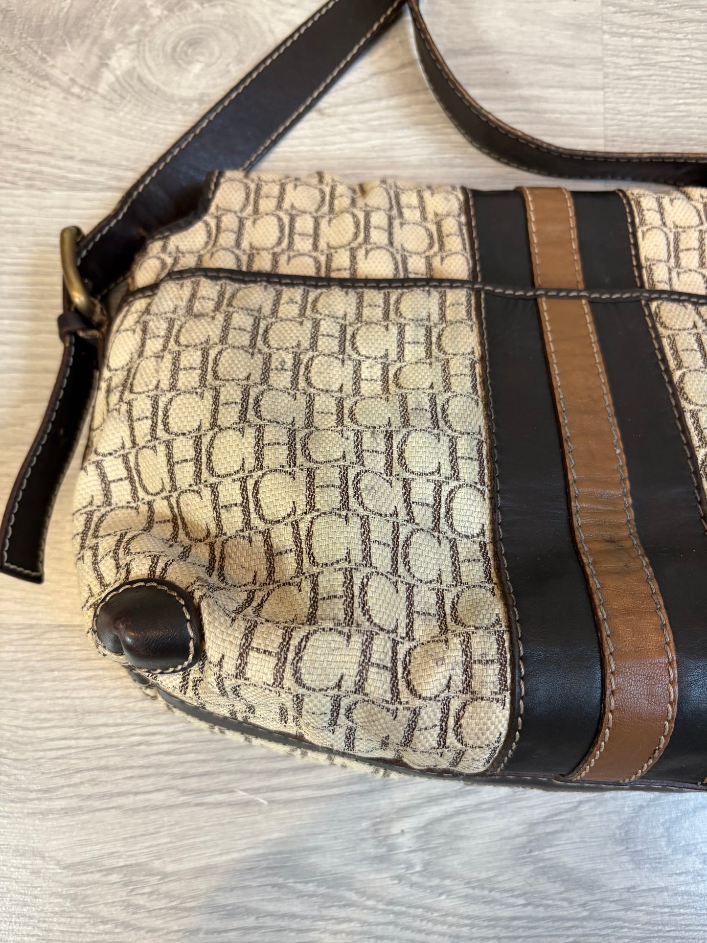 CAROLINA HERRERA. Bolso  asa larga con piel