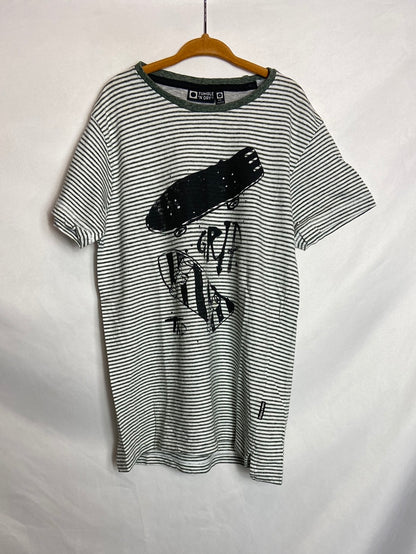 TUMBLE 'N DRY. Striped pattern T-shirt. Ages 8-10.