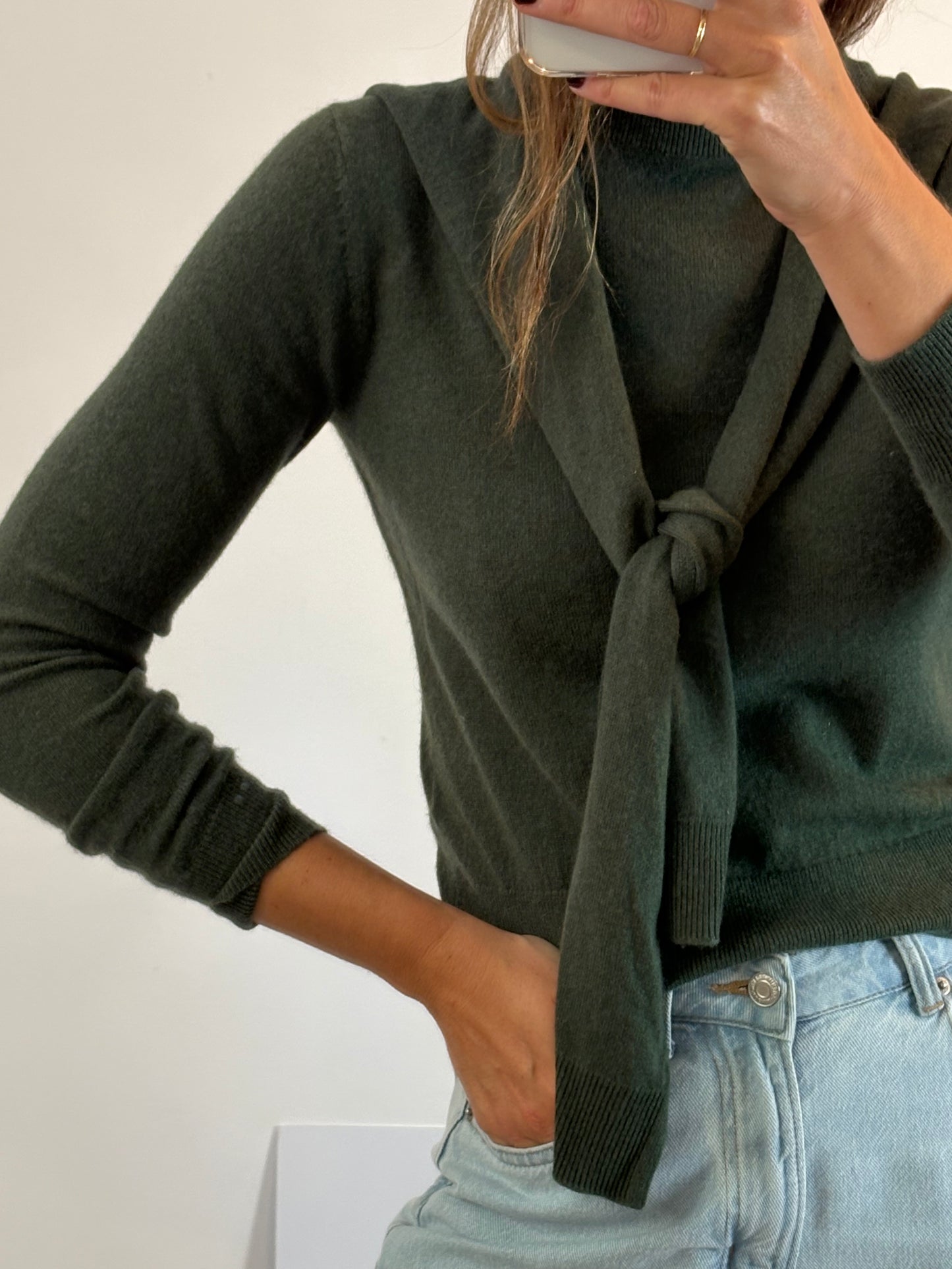 MASSIMO DUTTI. Jersey verde lana detalle cuello. T S