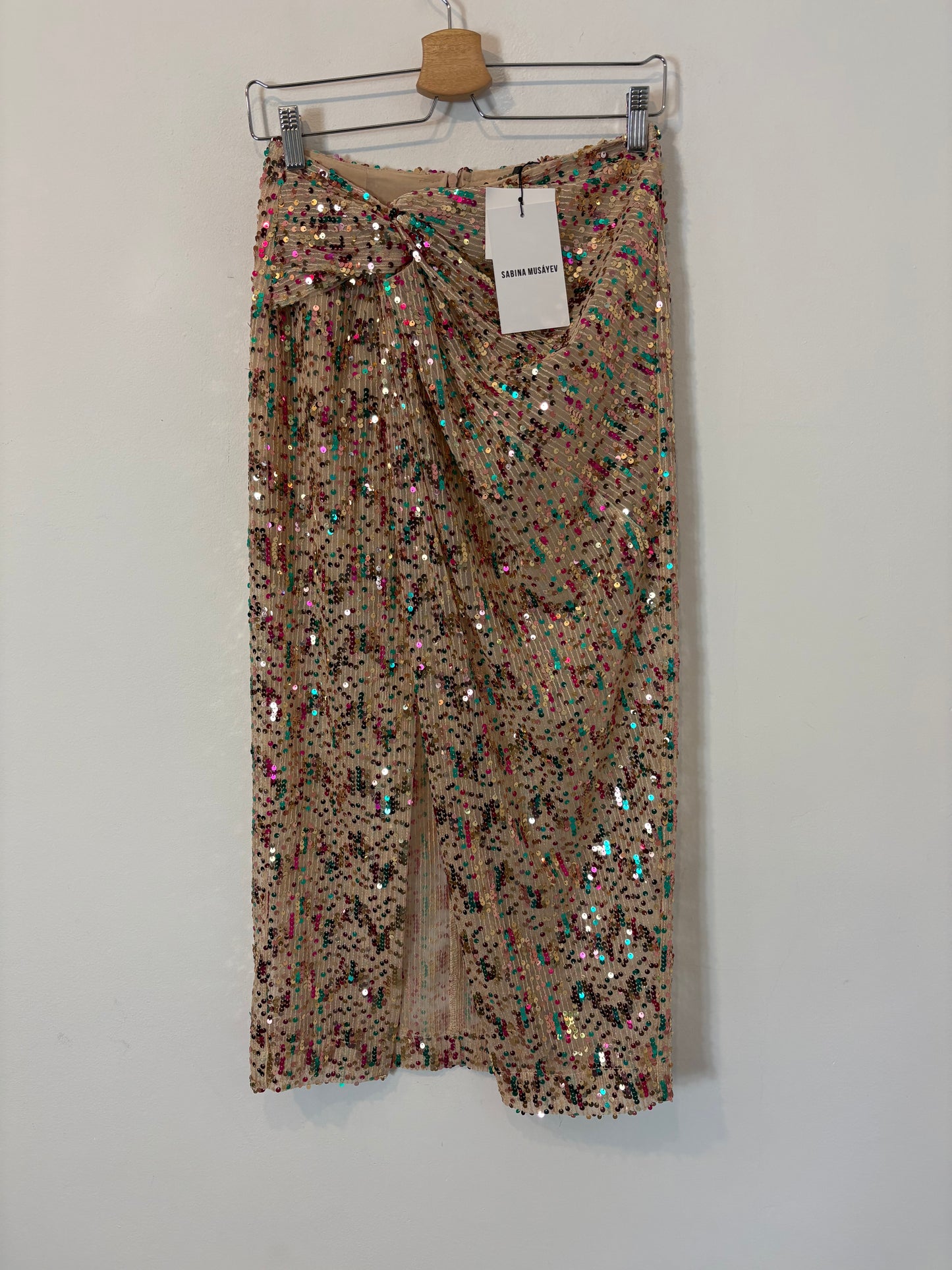 SABINA MUSAYEV. Sequined midi skirt in colorful minis. TM