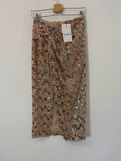 SABINA MUSAYEV. Sequined midi skirt in colorful minis. TM