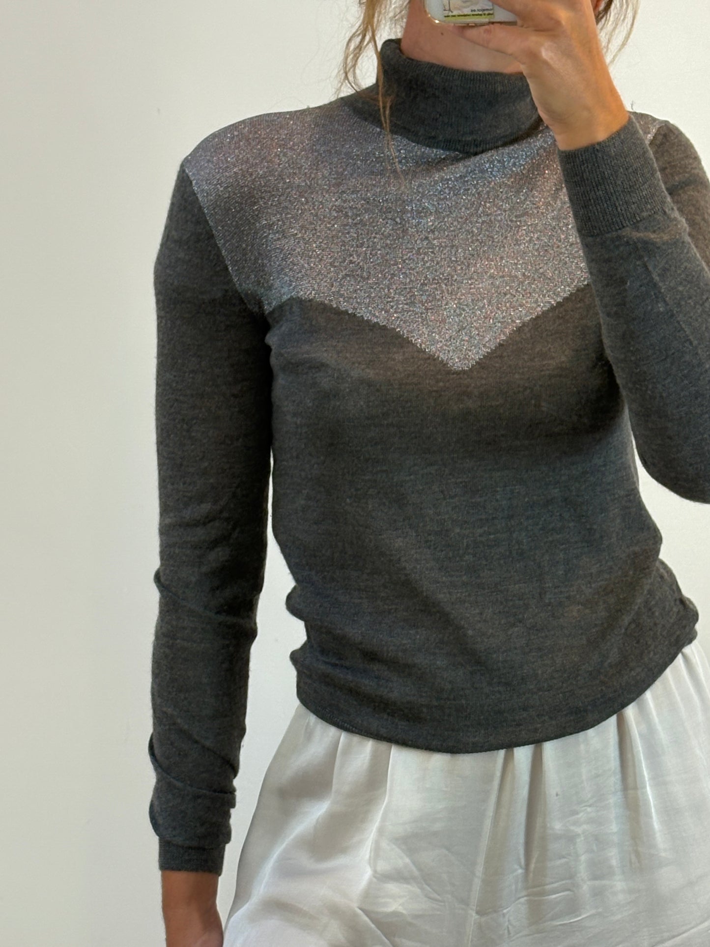 STELLA McCARTNEY. Contrast cashmere and silk sweater. T 40 (S/M)