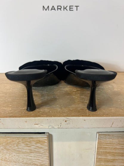 ZARA. Black patent leather high heel shoe with velvet bow. Size 37