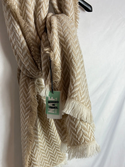 NAF NAF. Beige and gold scarf
