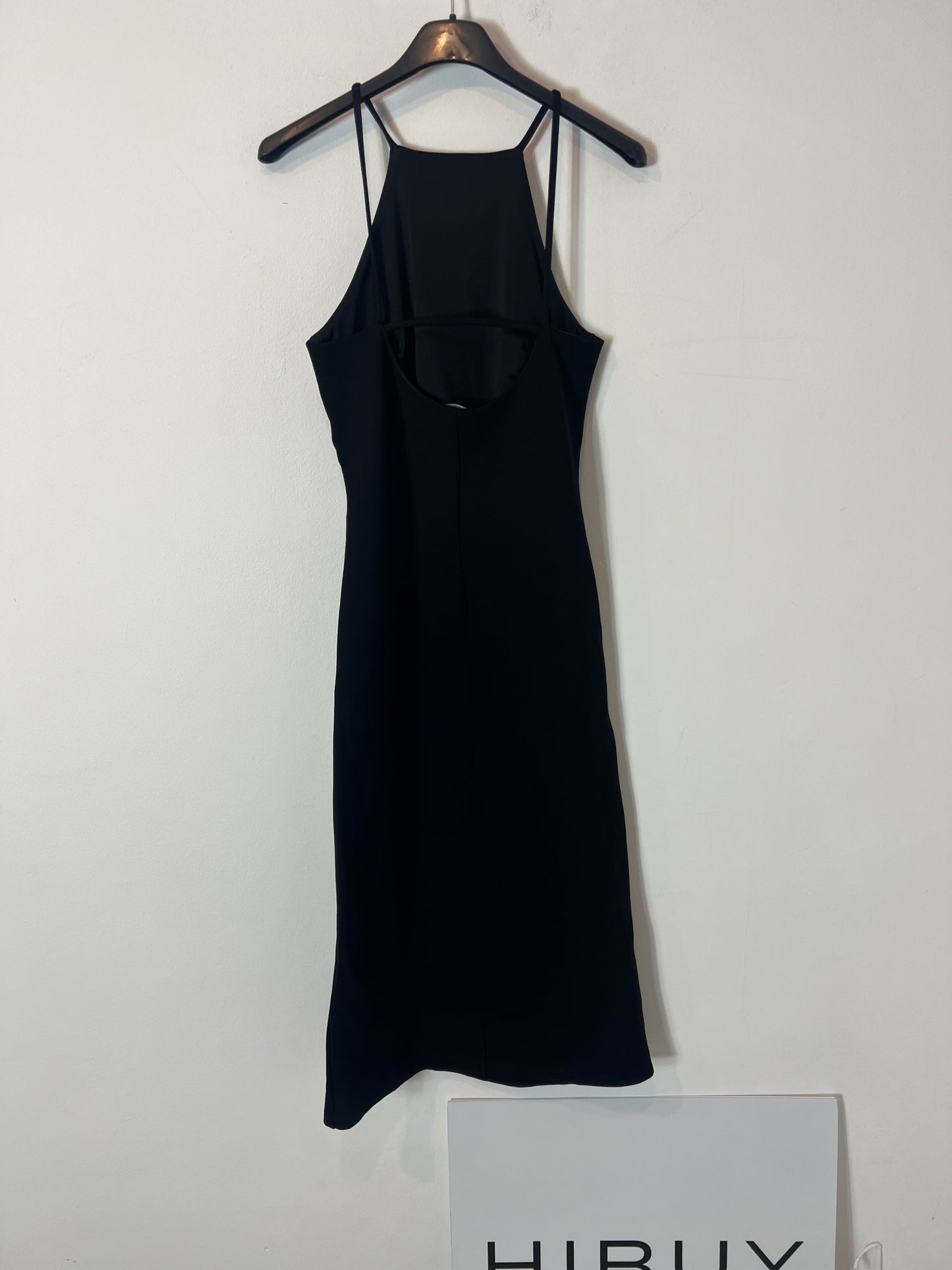 STRADIVARIUS. Vestido midi entallado. TXS