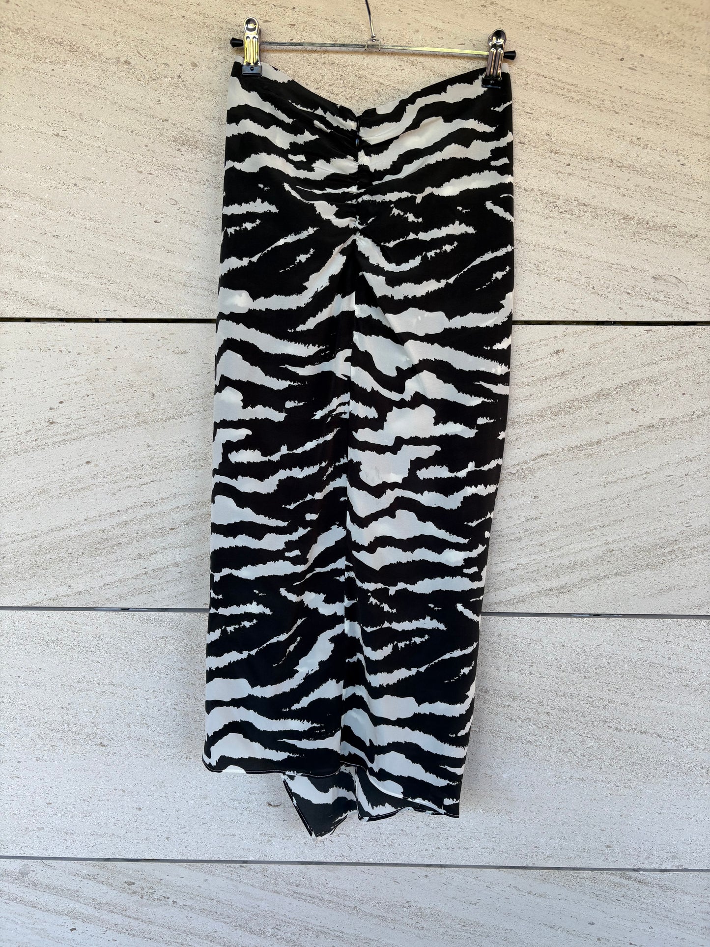 ISABEL MARANT. Animal print silk skirt, size 36