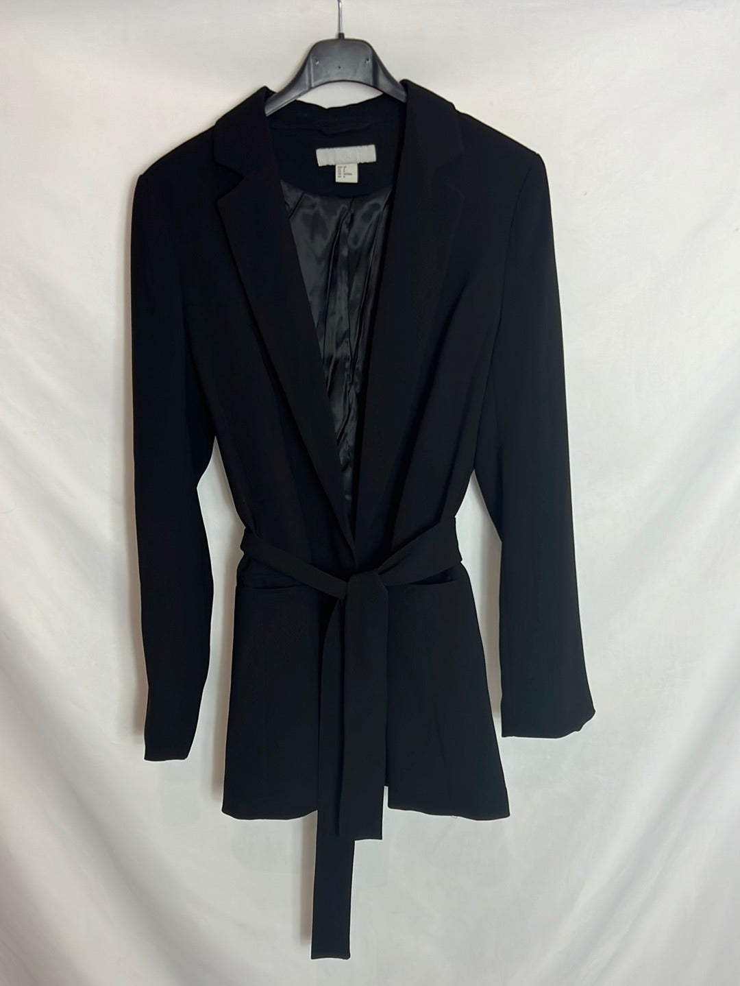 H&M.,blazer fluida larga cinturón . T 38