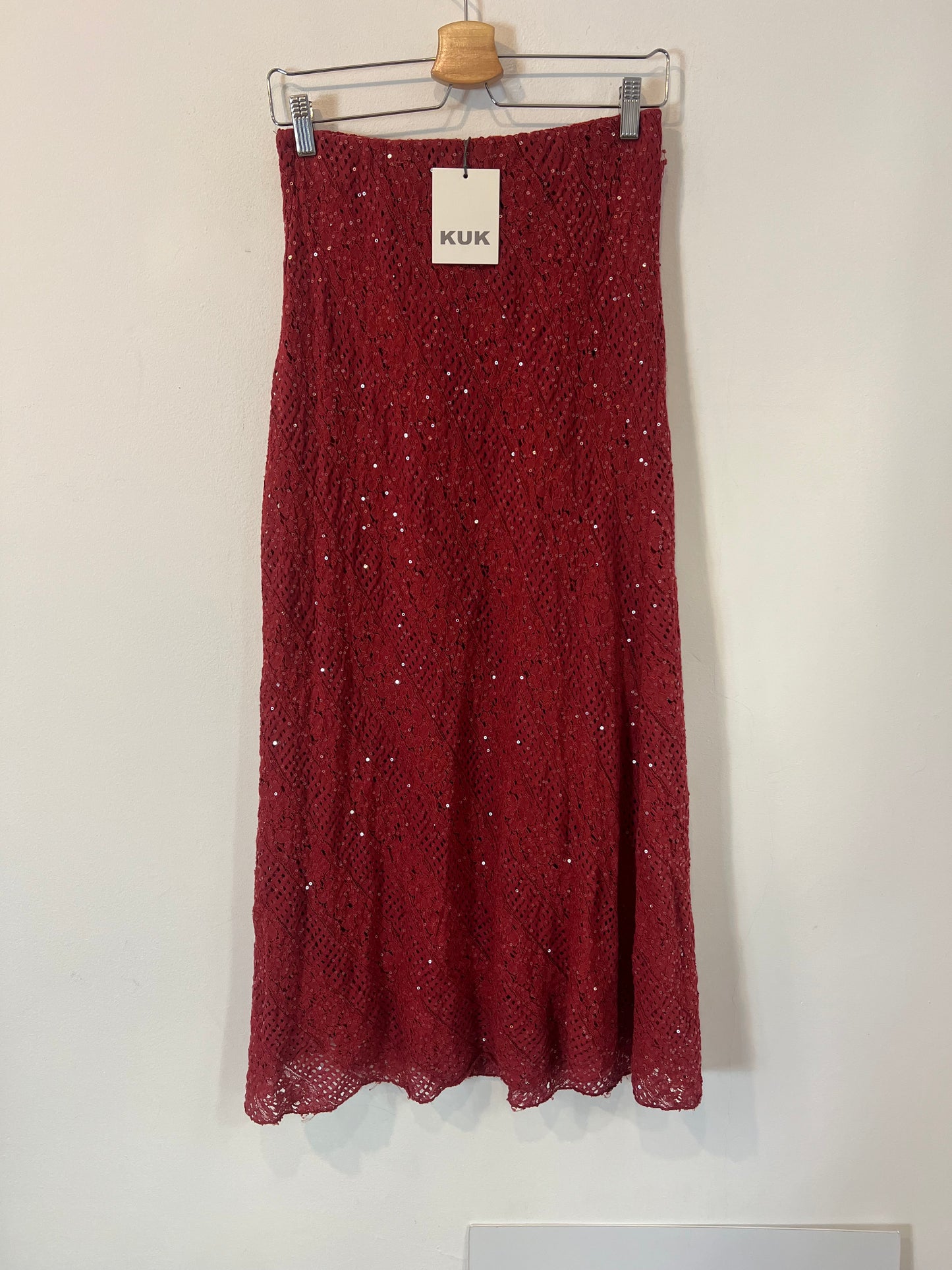 KUK. Falda midi  lentejuelas. T U (S/M)