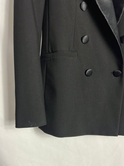 ZARA. Blazer negra solapa y botones satinado. T S