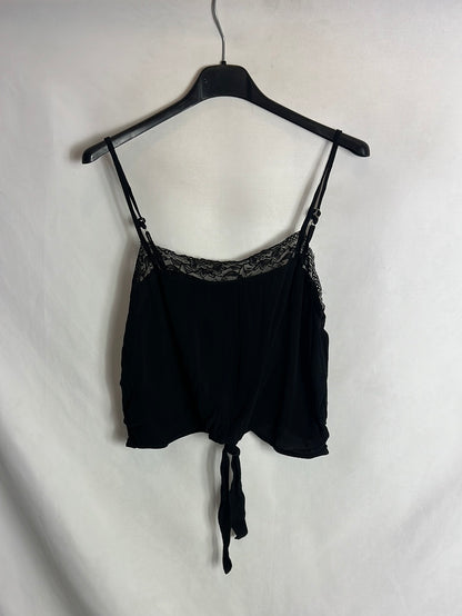 BRANDY MELVILLE. Crop top negro encaje. T S
