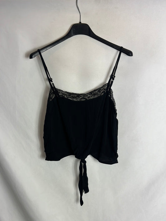 BRANDY MELVILLE. Crop top negro encaje. T S