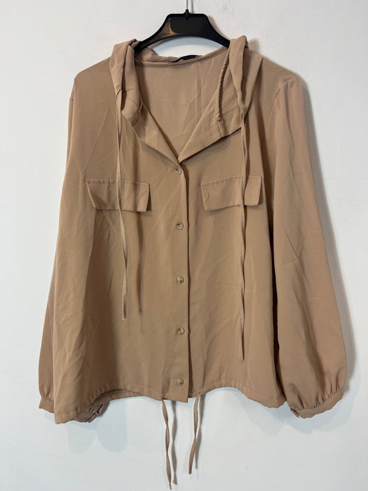 VALENTINA. Blusa/sobrecamisa beige capucha T.m