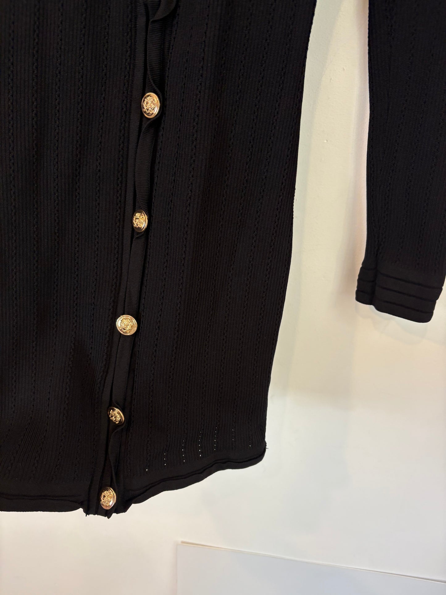 ZARA. Short stretch dress with gold buttons. TM