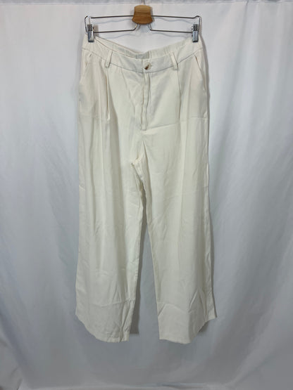STRADIVARIUS. Flowy white wide-leg trousers. Size 42