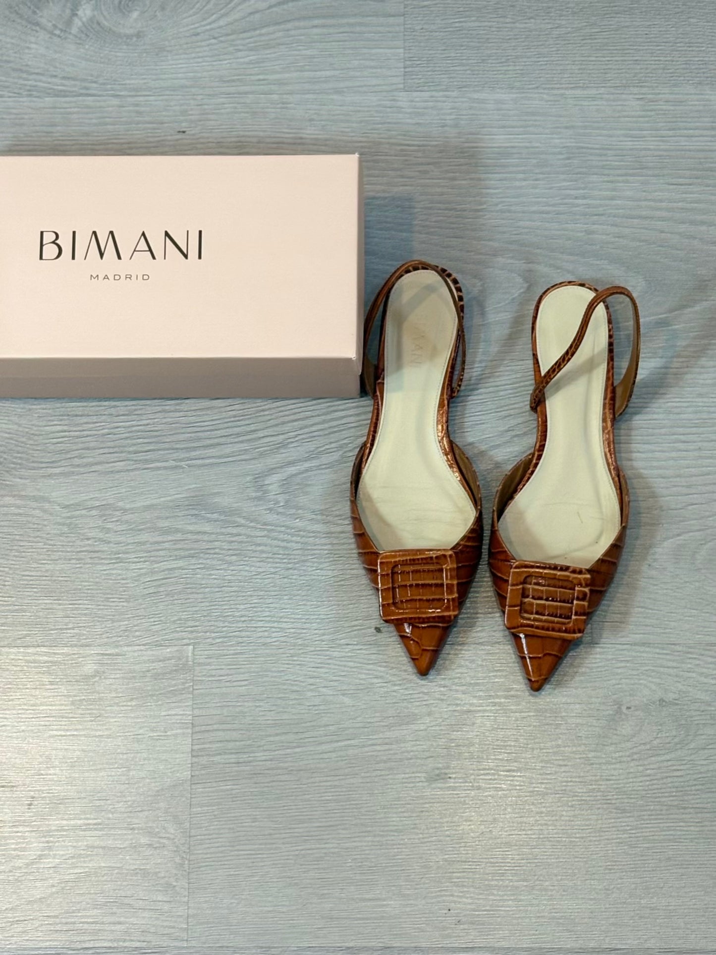 BIMANI. Stiletto piel camel. T 38