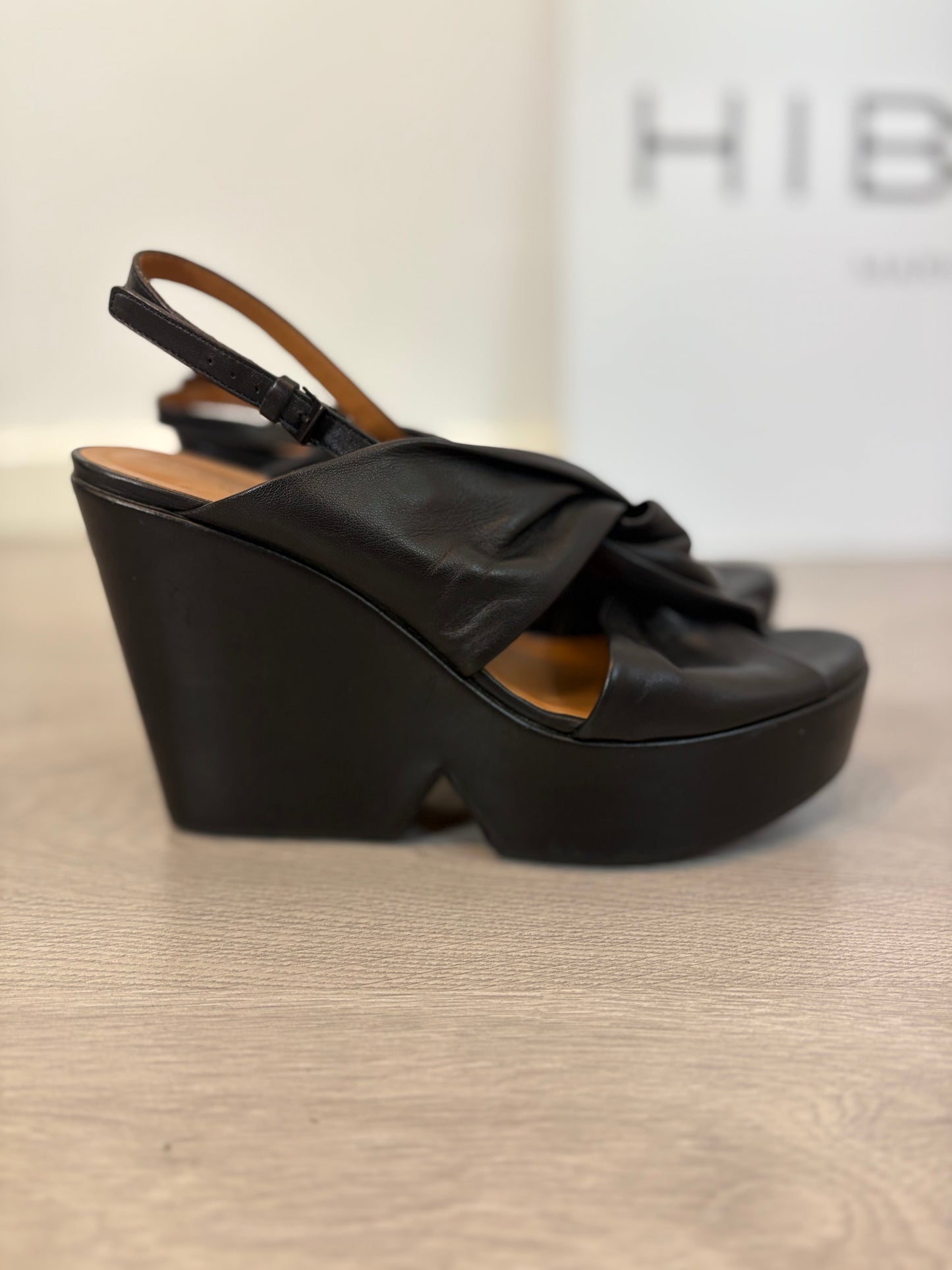 CLERGERIE. Sandalias plataforma piel en negro. T 40