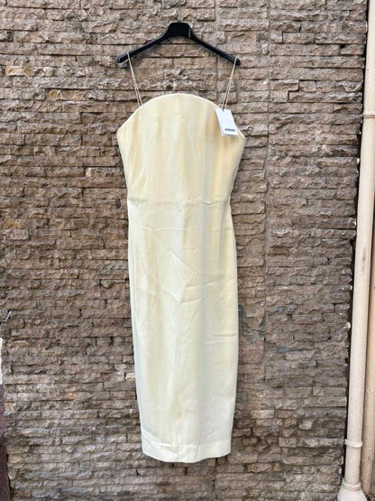 JACQUEMUS. Vestido midi coctel