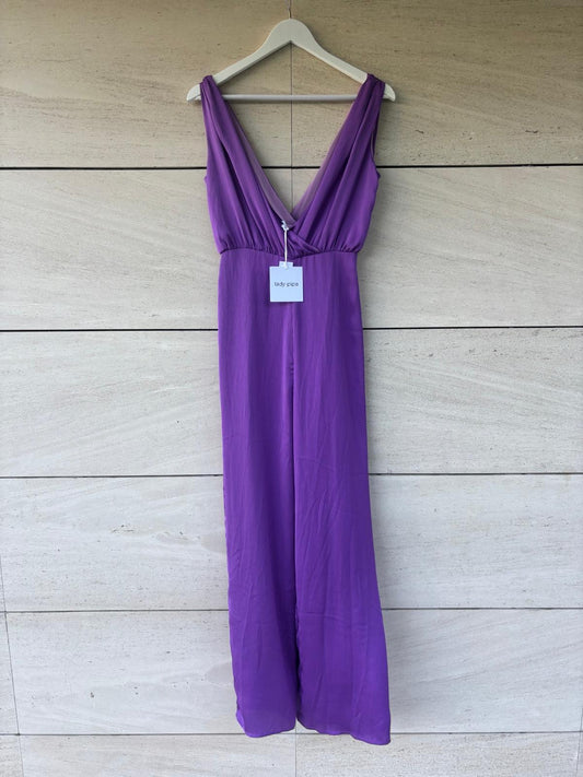 LADY PIPA. Mono morado fluido escote