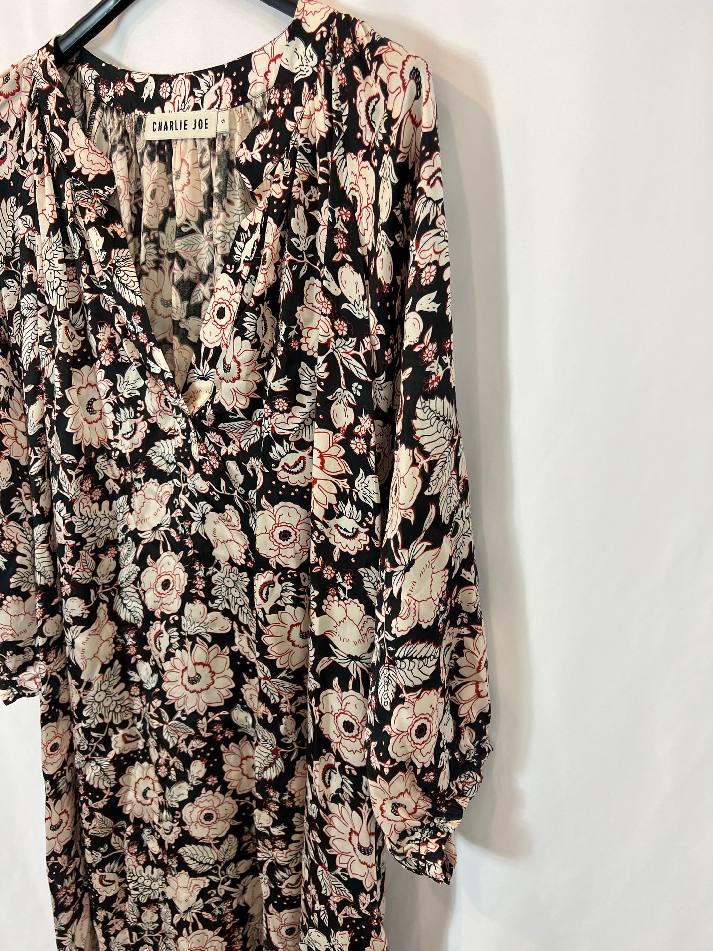 CHARLIE JOE. Asymmetrical print maxi dress. TS