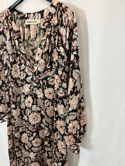 CHARLIE JOE. Asymmetrical print maxi dress. TS