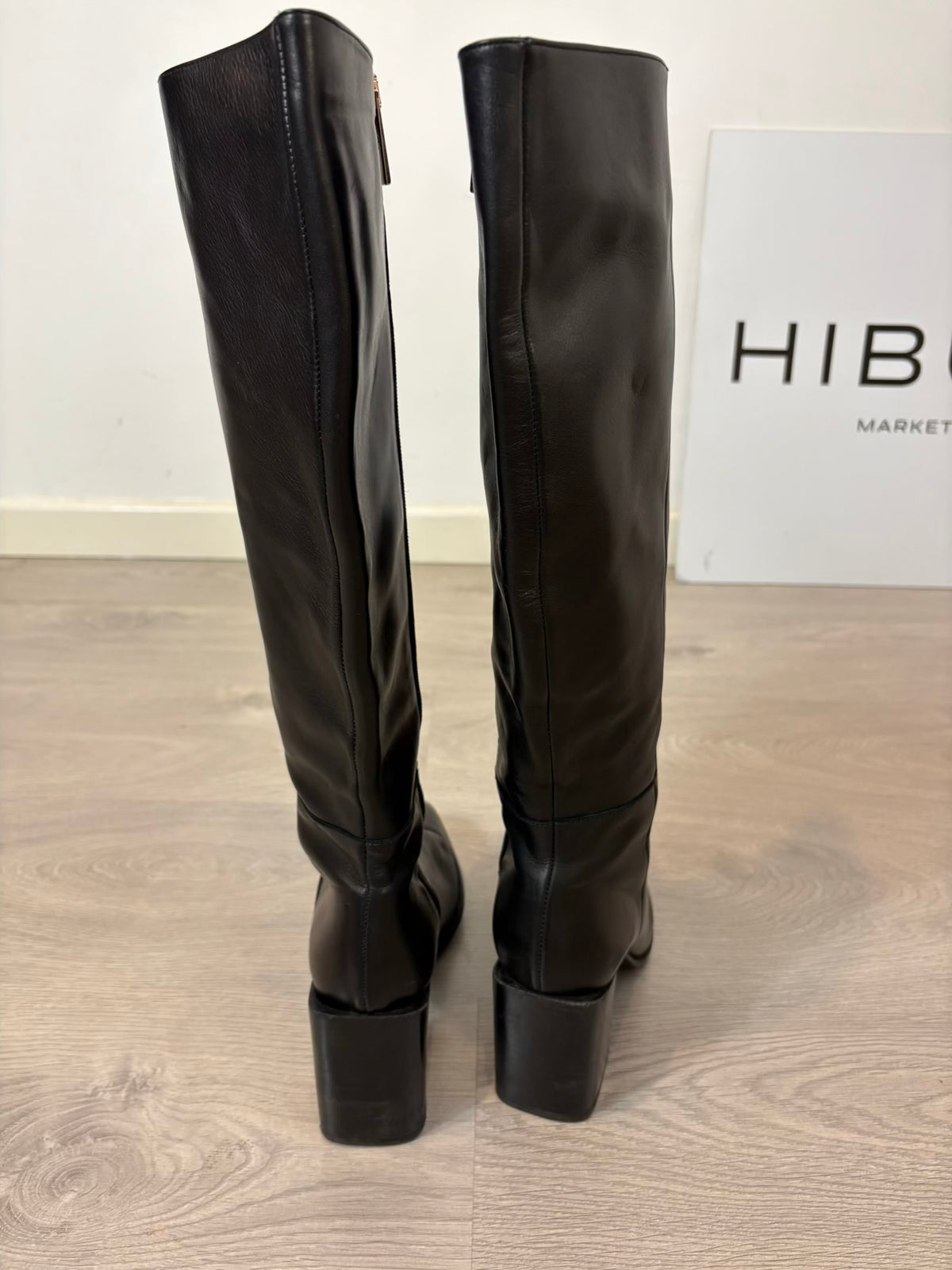 CASTAÑER. Botas altas negras piel. T 40