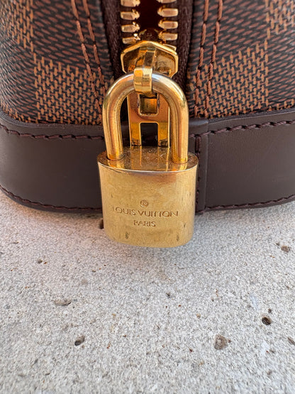 LOUIS VUITTON. Bolso Alma BB